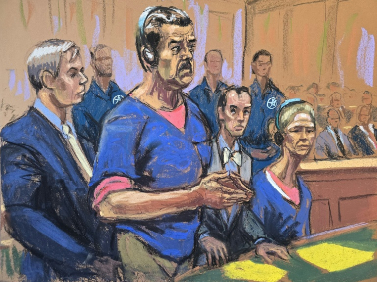 Croquis d'audience montrant Nicolas Maduro et sa femme dans un tribunal fédéral de New York, le 5 janvier 2026 ( AFP / Jane ROSENBERG )