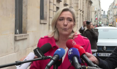 Renoncement au 49.3: Le Pen salue un pas "respectueux de la démocratie"
