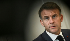 Le président français Emmanuel Macron parle lors d'une conférence de presse à l'Elysée, à Paris, le 25 novembre 2025 ( POOL / JULIEN DE ROSA )