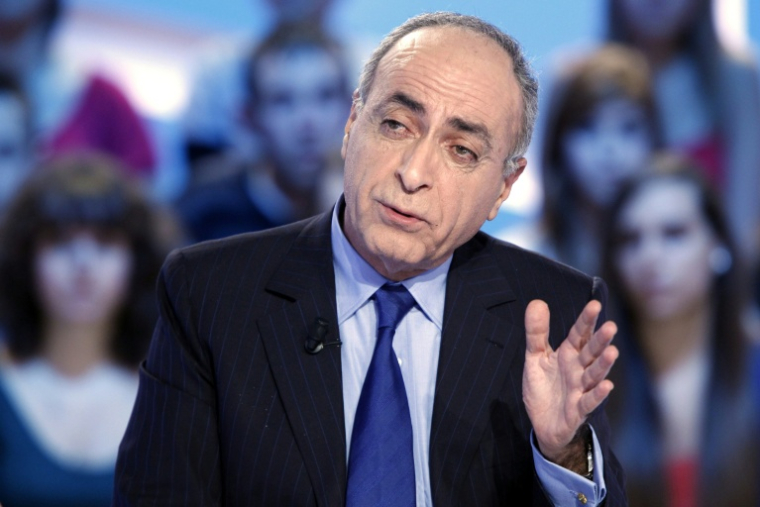 Le Franco-Libanais Ziad Takieddine, ancien intermédiaire des ventes de sous-marins au Pakistan, participe à l'émission « Le grand journal » sur un plateau de Canal+, le 17 novembre 2011 à Paris ( AFP / Thomas SAMSON )