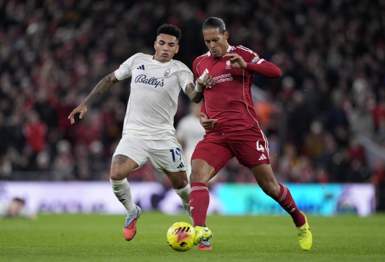 Forest humilie Liverpool, Brighton et Palace font un grand bond en avant