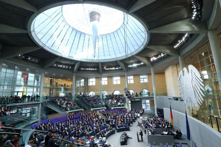 Vue générale de la chambre parlementaire au Bundestag, chambre basse du parlement, à Berlin
