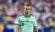 Clément Turpin de retour en quarts de finale