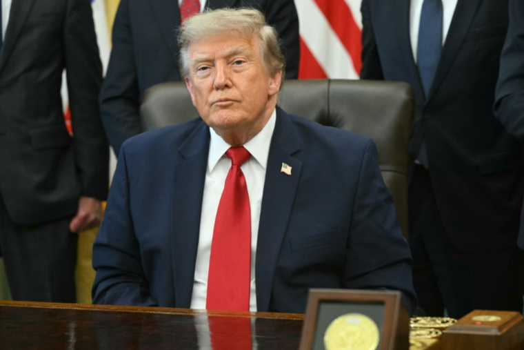 Le président américain Donald Trump dans le Bureau ovale de la Maison Blanche, le 13 juillet 2026 à Washington ( AFP / SAUL LOEB )