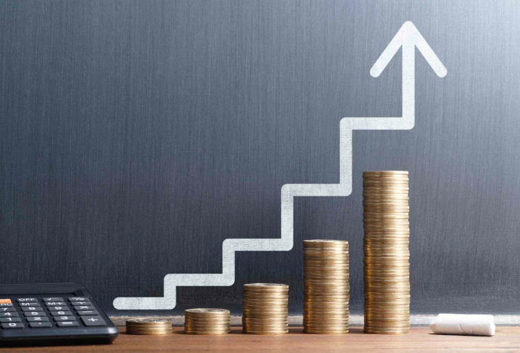 L'inflation est bien partie pour rester un phénomène durable. Et si on réindexait les salaires ? ( Crédits: © tadamichi - stock.adobe.com)