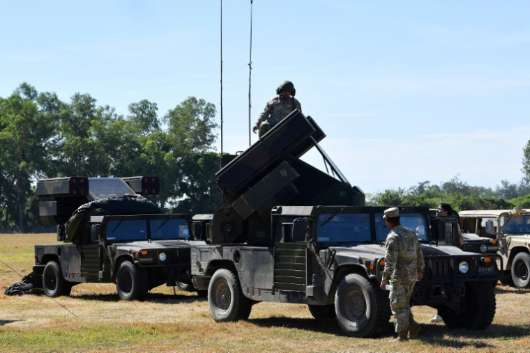 Des marines américains lors de l'exercice militaire conjoint américano-philippin "Balikatan" sur une base d'entraînement naval, à San Antonio, au nord de Manille, le 27 avril 2025 aux Philippines ( AFP / Ted ALJIBE )