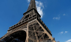 FRANCE: LES GRANDS CHEFS D'ENTREPRISE FACE À UN NOUVEAU PAYSAGE POLITIQUE