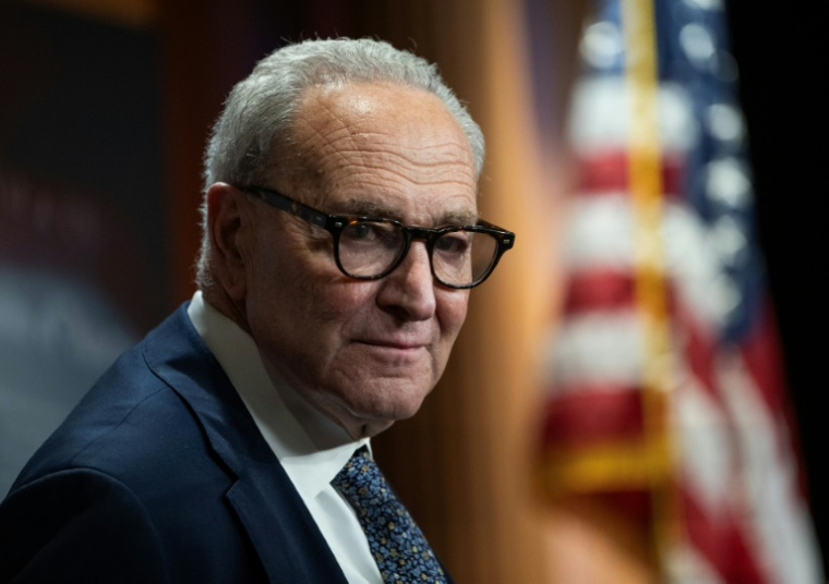 Le chef de la minorité démocrate au Sénat, Chuck Schumer lors d'une conférence de presse à Washington le 30 septembre 2025  ( AFP / ANDREW CABALLERO-REYNOLDS )