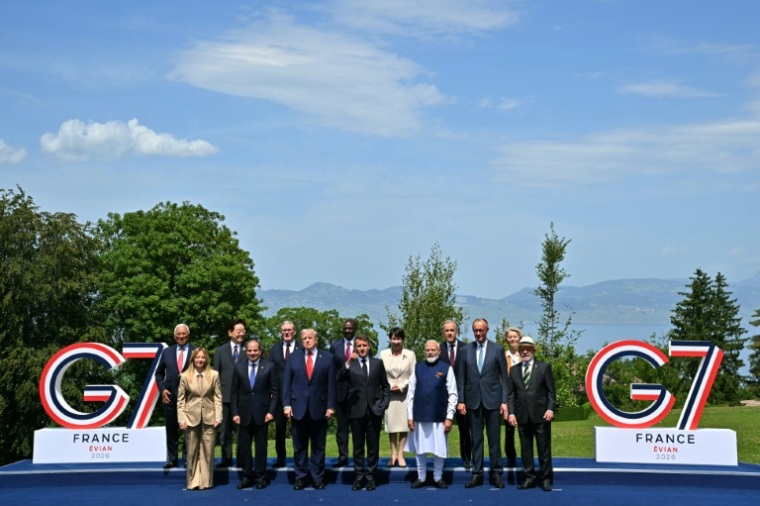 Photo de famille des dirigeants du G7 et des participants réunis à Evian, le 16 juin 2026 en France ( AFP / Mandel NGAN )