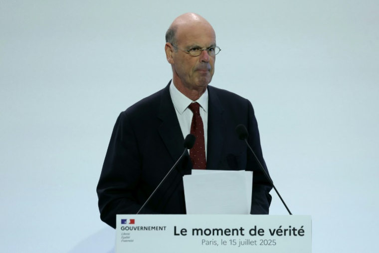 Le ministre français de l'Economie Eric Lombard prononce un discours, à Paris, le 15 juillet 2025 ( AFP / Thomas SAMSON )