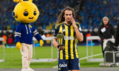 Mattéo Guendouzi visé par un jeu de bouteille