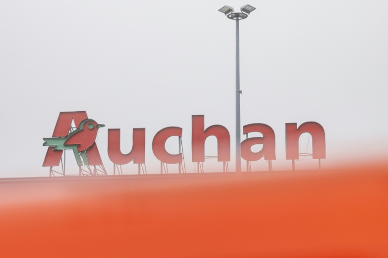 Logo Auchan le 5 novembre 2024 sur un magasin en France, à Villeneuve-d'Ascq (Nord). ( AFP / Sameer Al-DOUMY )