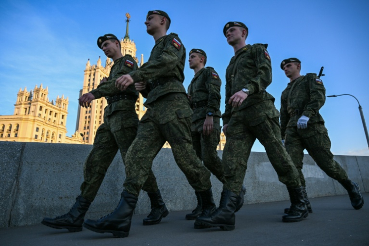Répétitions avant le défilé commémorant la victoire sur l'Allemagne nazie, à Moscou le 4 mai 2026 ( AFP / Igor IVANKO )