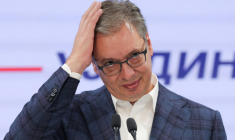 L'ancien président serbe Aleksandar Vucic à Belgrade le 25 octobre 2026 ( AFP / Pedja Milosavljevic )