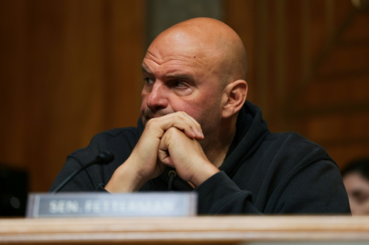 Le sénateur démocrate centriste John Fetterman, un élu de Pennsylvanie, à Washington le 6 août 2026 ( GETTY IMAGES NORTH AMERICA / Anna Moneymaker )