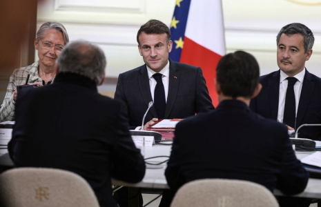 Premier Conseil des ministres du nouveau gouvernement français à Paris