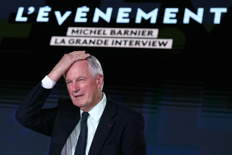 Michel Barnier sur France 2, à Aubervilliers, le 3 octobre 2024. ( AFP / THOMAS SAMSON )
