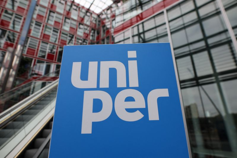 Le logo d'Uniper devant le siège de l'entreprise à Düsseldorf, en Allemagne