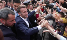 Chine: Emmanuel Macron arrive à l'université du Sichuan