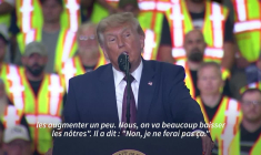 Trump dit avoir menacé Macron de droits de douane sur le vin français