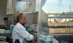 ( AFP / REMY GABALDA )