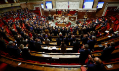 Les députés débattent du plan de réforme des retraites du gouvernement français à l'Assemblée nationale à Paris