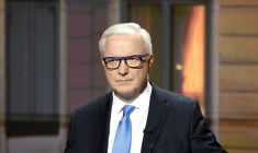Olli Rehn assiste au débat pour l'élection présidentielle de la chaîne commerciale MTV à Helsinki