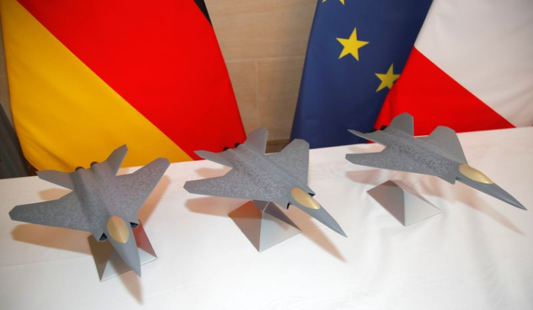 Des maquettes du SCAF exposées à Paris