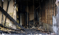 Nettoyage après une nuit de violentes manifestations anti-immigration à Sunderland