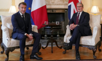Le président français Emmanuel Macron (à gauche) et le Premier ministre britannique Keir Starmer au 10 Downing Street à Londres, le 9 juillet 2025 ( POOL / Alberto Pezzali )