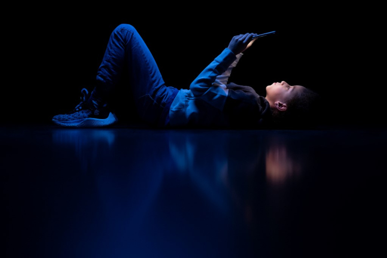 La question de la surexposition des enfants aux écrans a émergé comme un enjeu de santé publique (illustration) ( AFP / JOEL SAGET )