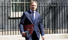 Le ministre britannique de l'Energie Grant Shapps à Downing Street à Londres.
