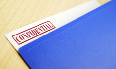 Le lanceur d'alerte est un pisteur d'information parfois dissimulée