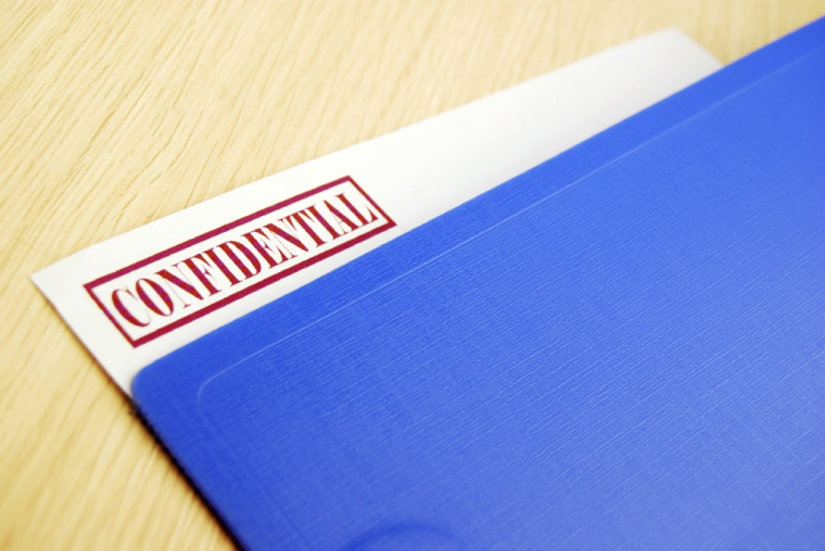 Le lanceur d'alerte est un pisteur d'information parfois dissimulée