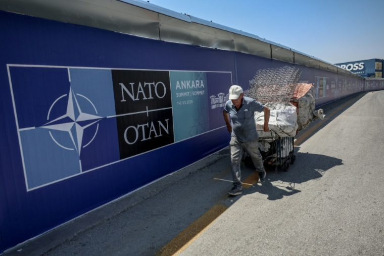 "On se dépense pas cet argent pour nous", regrettent des habitants. ( AFP / Adem ALTAN )