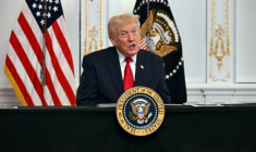 Le président américain Donald Trump participe à un appel vidéo avec des militaires depuis sa résidence de Mar-a-Lago à Palm Beach, en Floride, le 27 novembre 2025 ( AFP / Jim WATSON )