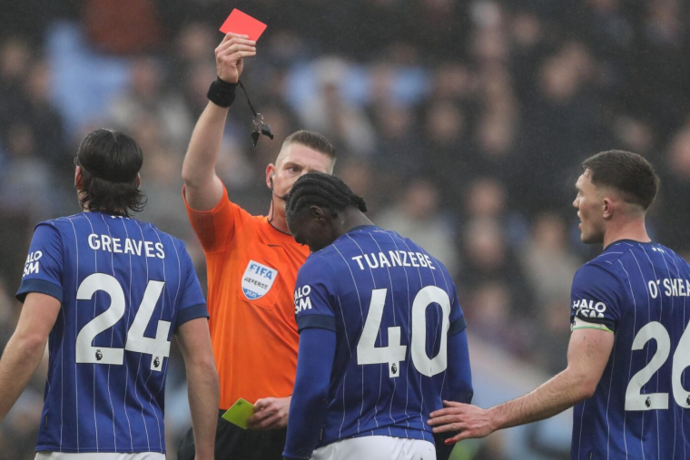 Mais au fait, pourquoi les cartons sont-ils rouge et jaune ?