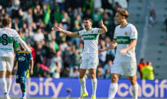 Le protocole antiraciste déclenché lors de la rencontre Elche-Espanyol Barcelone