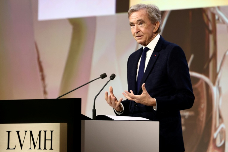 Bernard Arnault, PDG de LVMH, présentant les résultats du groupe à l'assemblée générale des actionnaires à Paris le 17 avril 2025; ( AFP / Thibaud MORITZ )