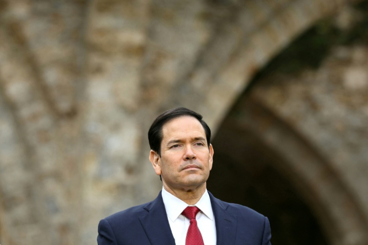 Le secrétaire d'Etat américain Marco Rubio à son arrivée à une réunion des ministres des Affaires étrangères du G7, le 27 mars 2026 à Cernay-la-Ville, près de Paris ( AFP / Alain JOCARD )