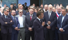 "Il faut continuer à investir dans la recherche" plaide Macron