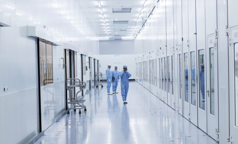 ASML DÉPASSE LES ATTENTES ET PRÉDIT UNE HAUSSE DE SES VENTES