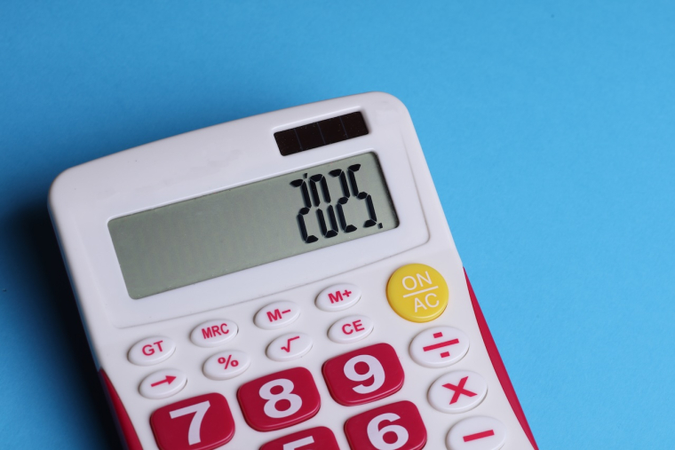 Quelles sont les principales mesures de la loi de finances 2025, finalement adoptée, qui impactent vos finances ? ( Crédits photo: © splitov27 - stock.adobe.com)