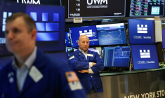 Des opérateurs à la Bourse de New York le 15 septembre 2025 ( AFP / TIMOTHY A. CLARY )
