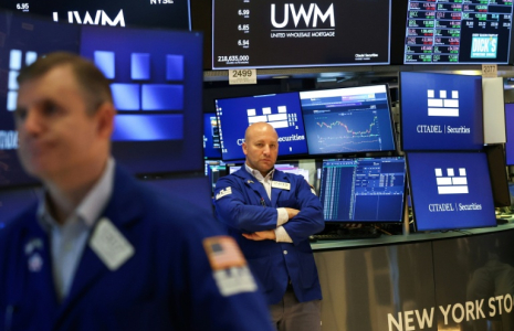 Des opérateurs à la Bourse de New York le 15 septembre 2025 ( AFP / TIMOTHY A. CLARY )
