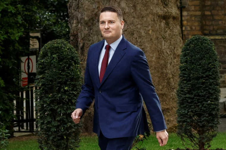 Le ministre britannique de la Santé, Wes Streeting, arrive à Downing Street pour rencontrer le Premier ministre Keir Starmer, le 13 mai 2026 à Londres ( AFP / Brook Mitchell )