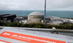 "Le nouveau calendrier arrêté avec l'Etat mise désormais sur décembre 2025", alors "que le gouvernement misait initialement sur un devis fin 2024". ( AFP / CHARLY TRIBALLEAU )