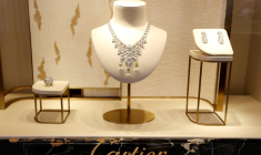 RICHEMONT DOUBLE SON DIVIDENDE APRÈS DES RÉSULTATS ANNUELS SUPÉRIEURS AUX ATTENTES