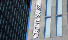 Le logo Credit Suisse sur un bâtiment à Zurich