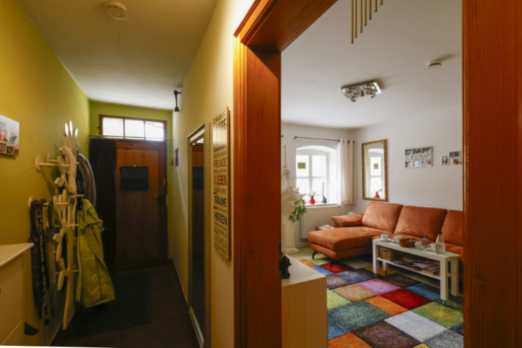 L'intérieur de l'appartement de Martha Jesse, résidente de la Fuggerei, le 1er avril 2025 à Augsbourg, dans le sud de l'Allemagne ( AFP / Michaela STACHE )